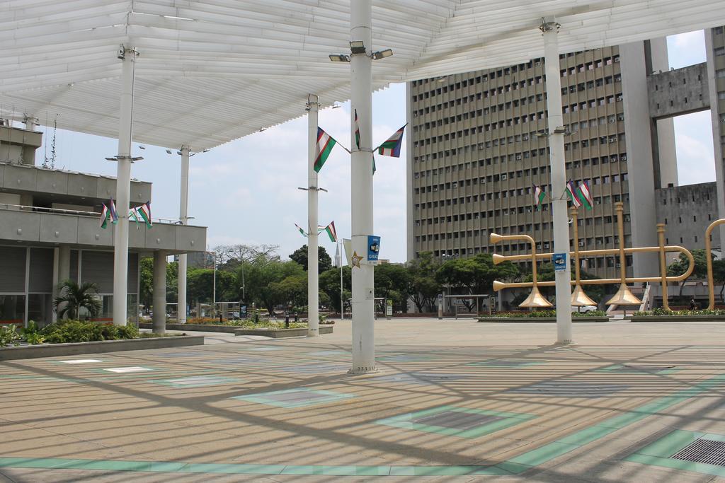 Hotel Cuarta Avenida Cali Exterior photo