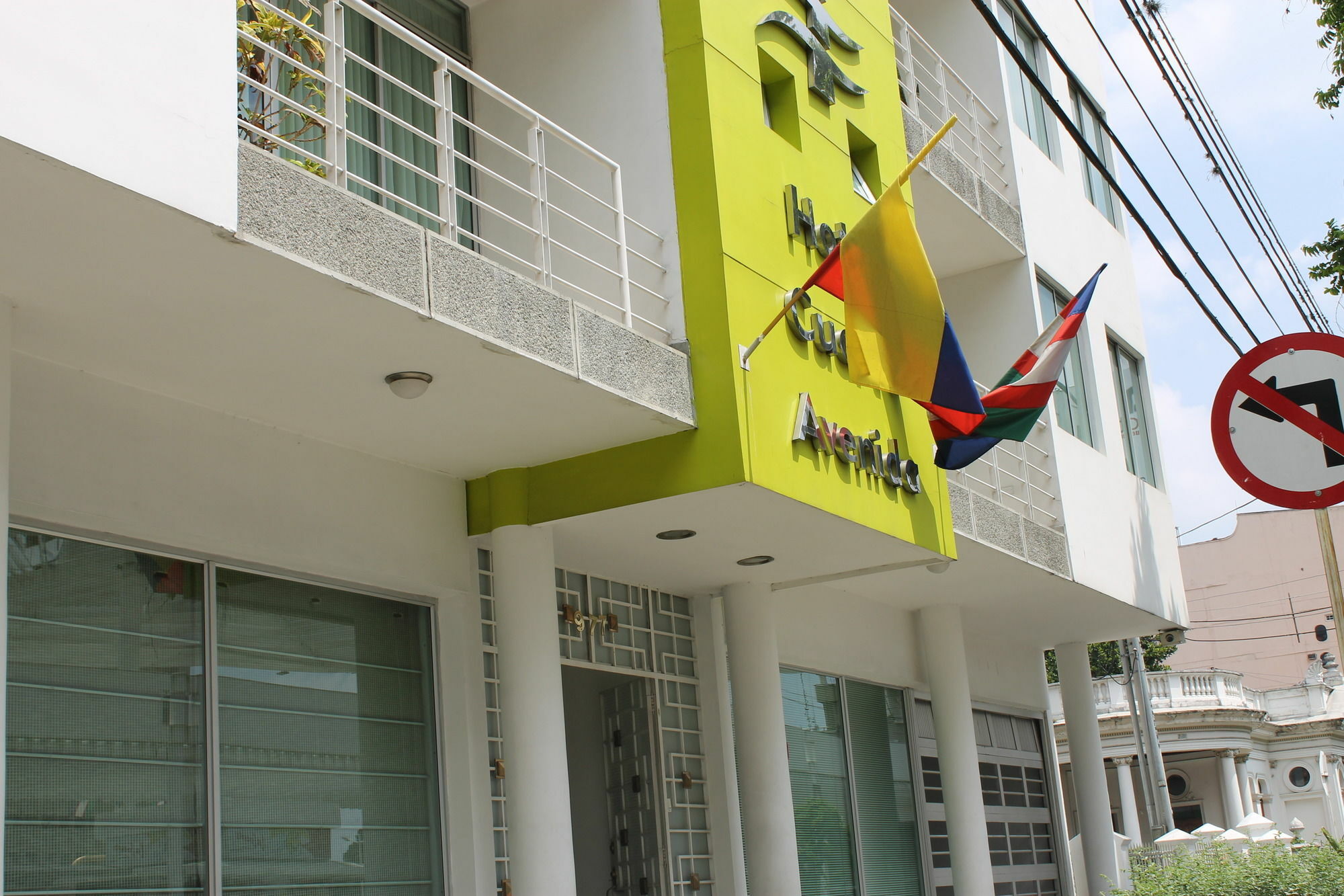 Hotel Cuarta Avenida Cali Exterior photo